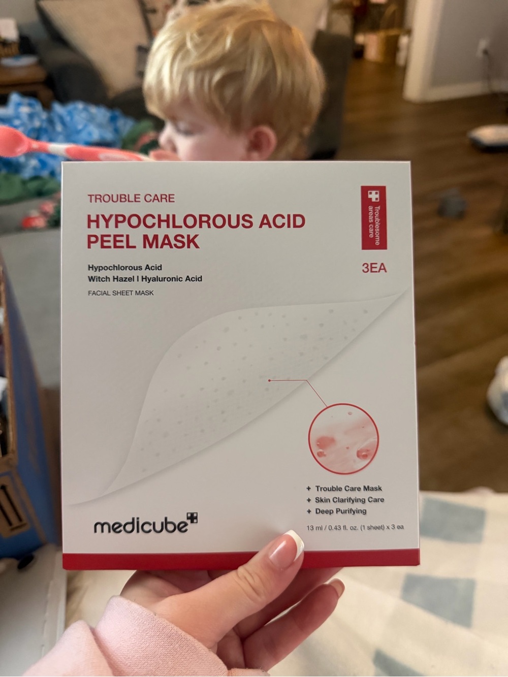 Medicube Hypochlorous Acid Peel Mask - White / Red